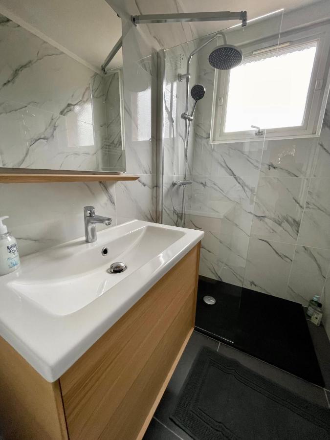Willa La Chambre Jaune Maison Avec Grande Terrasse Et Garage Prive Lille Zewnętrze zdjęcie